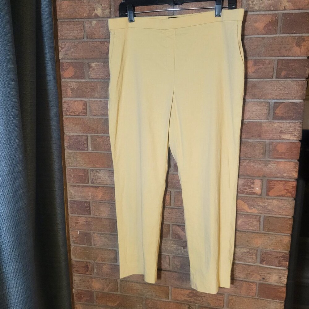 THEORY Treeca Pull-On Pant in Admiral Crepe - Color "Rice", Ankle - Size L - Picture 6 of 11